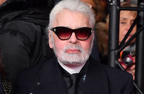 chanel designer died|Karl Lagerfeld, iconic Chanel fashion designer, dies.